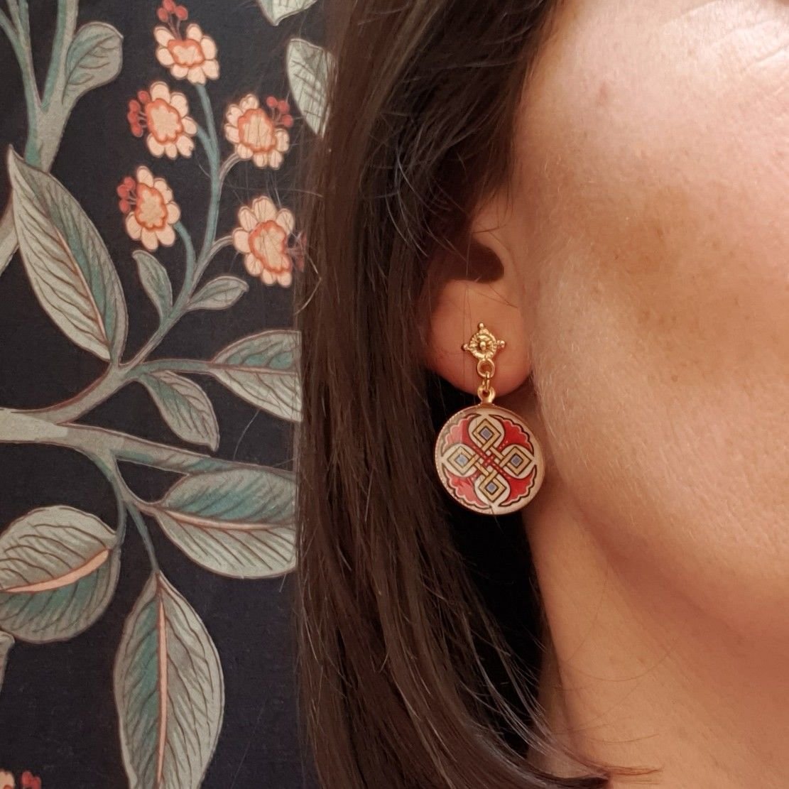 Boucles d'oreille enluminées Palmettes rouges ou bleues et Entrelacs or