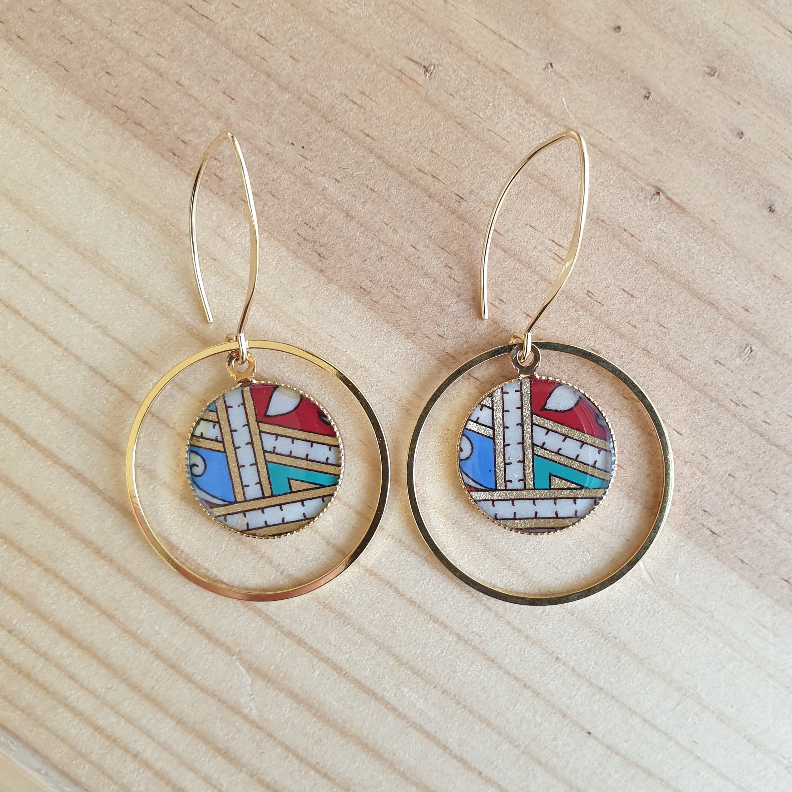 Boucles d'oreille pendantes enluminées doré/rouge/bleu/vert