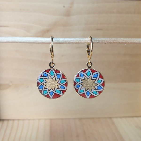 Boucles d'oreille pendantes enluminées rosace doré/rouge/bleu/vert