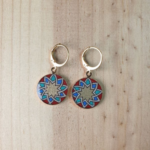 Boucles d'oreille pendantes enluminées rosace doré/rouge/bleu/vert