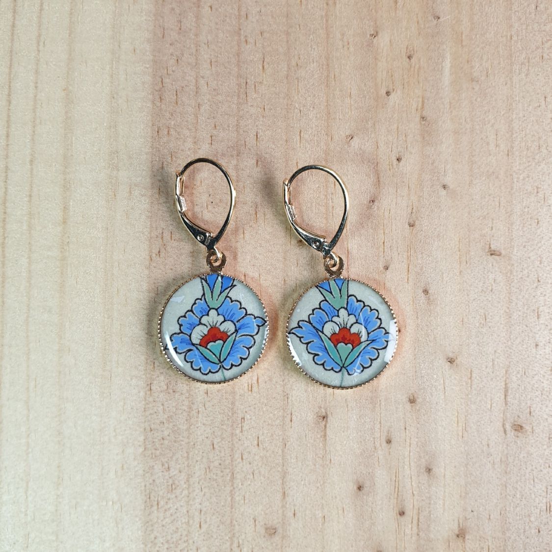 Boucles d'oreille fleur orientale bleue