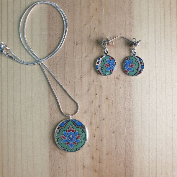 Boucles d'oreille enluminées fleur et arabesque vert/argenté/bleu/rosé