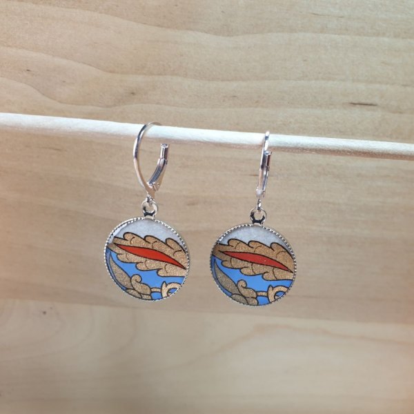 Boucles d'oreille pendantes enluminées bleu/doré/rouge