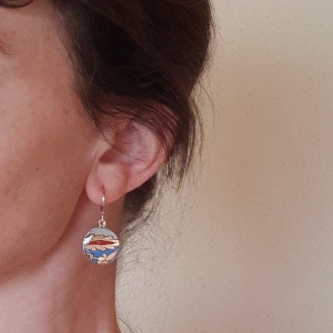 Boucles d'oreille pendantes enluminées bleu/doré/rouge