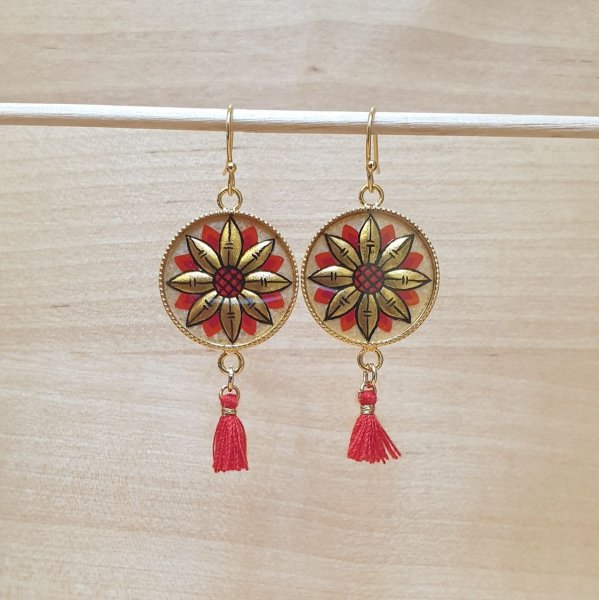 Boucles d'oreille pendantes fleur or/bleue ou or/rouge