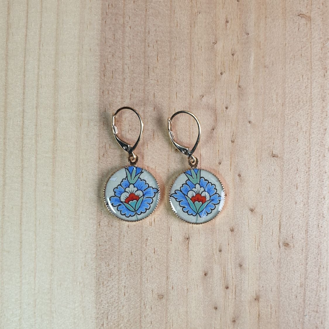 Boucles d'oreille fleur orientale bleue