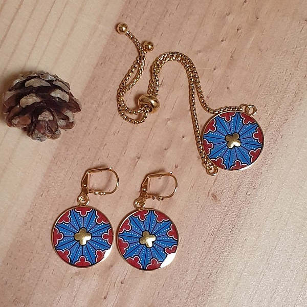 Bracelet r&eacute;glable enluminure rosace gothique