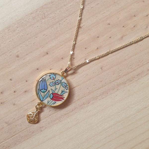 Collier pendentif tulipes tour de cou ou sautoir