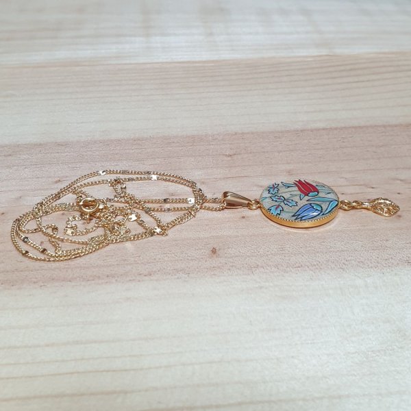 Collier sautoir pendentif enluminé fleurs orientales