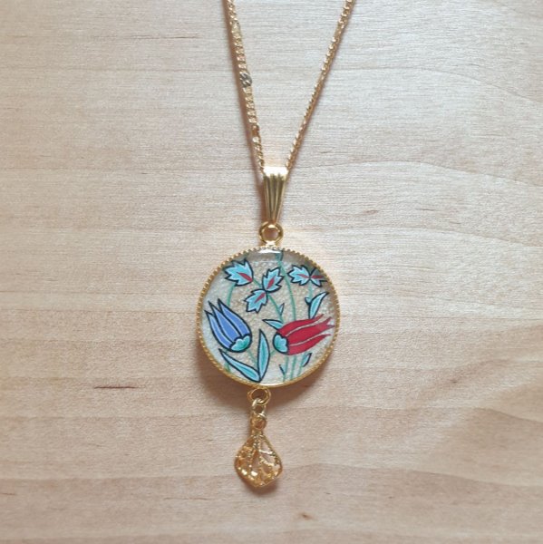 Collier sautoir pendentif enluminé fleurs orientales