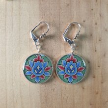 Boucles d'oreille pendantes enluminées fleur vert/bleu/rosé