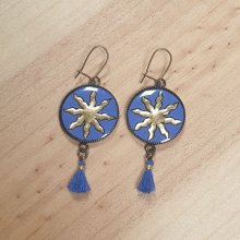 Boucles d'oreille pendantes enluminure étoile dorée sur fond bleu