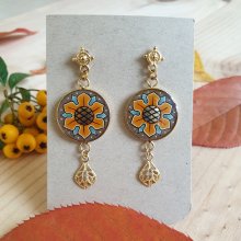 Boucles d'oreille pendantes enluminées aux couleurs de l'automne