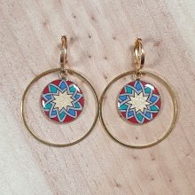 Boucles d'oreille pendantes enluminées rosace doré/rouge/bleu/vert