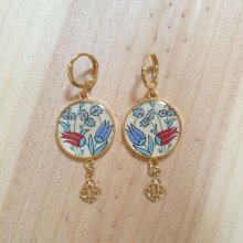 Boucles d'oreille pendantes enluminées fleurs orientales